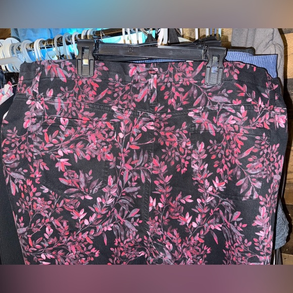 Floral Jeans - Picture 3 of 5